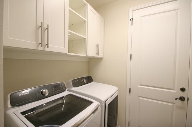 Building Photo - 60 Pienza Ave