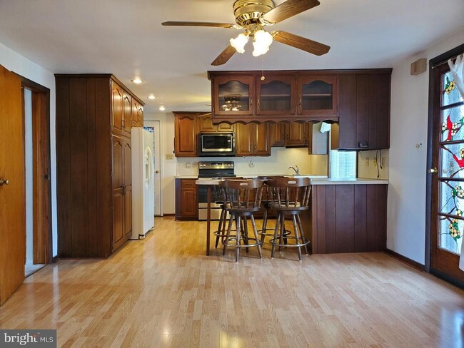 Building Photo - 119 Mt Airy Rd