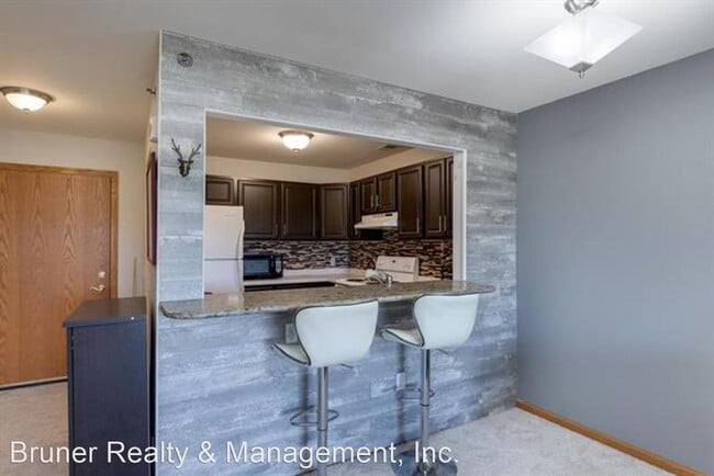 Building Photo - 1 br, 1 bath House - 102 Prairie Heights D...