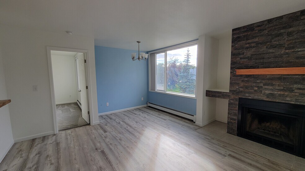 Building Photo - 1109 Wildrose Ct