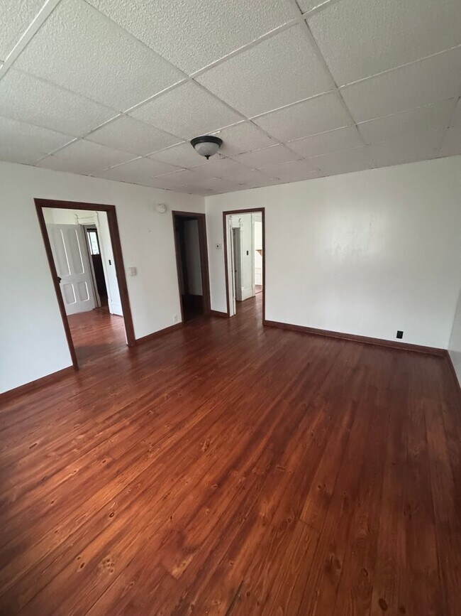 Building Photo - 1830 Superior Ave - Duplex