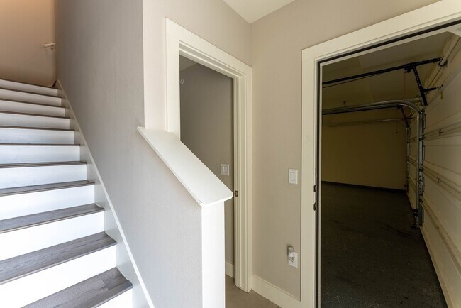 Building Photo - Discover the Ultimate in South Austin Living at Skybridge Lofts - Modern 2 Bedroom, 2.5 Bathroom ...