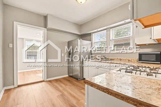 Building Photo - 11256 S Homewood Ave
