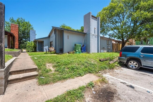Building Photo - 1111 W Rundberg Ln