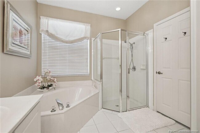 Building Photo - 3796 NW Deer Oak Dr