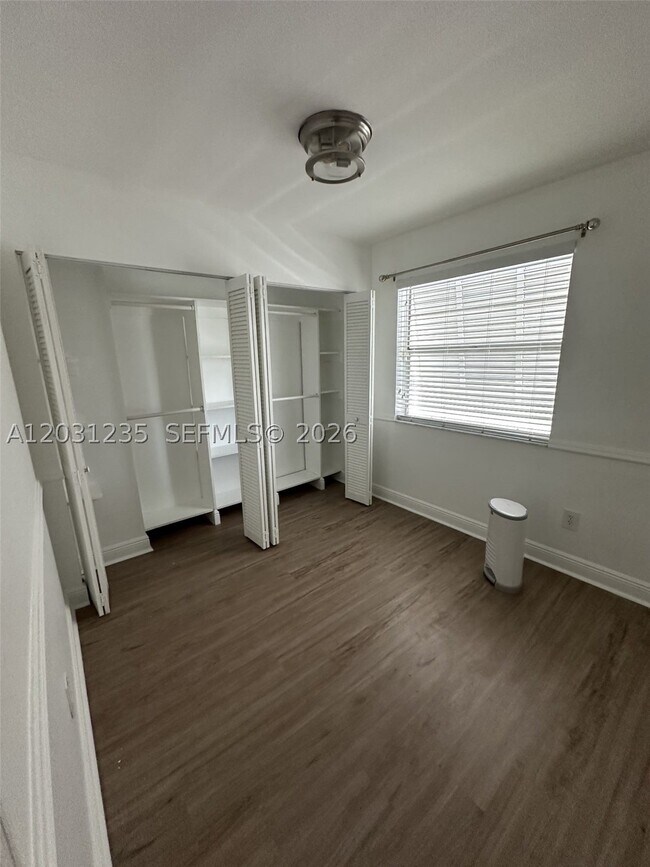 Building Photo - 7112 SW 113th Ct