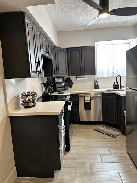 Building Photo - 2200 S Ocean Dr