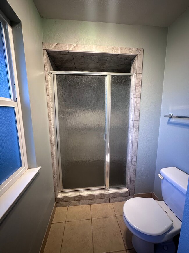 Building Photo - NW Visalia Home Coming Soon!