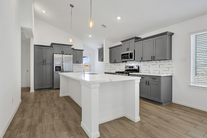 Building Photo - 8043 Cypress Bonsai Dr