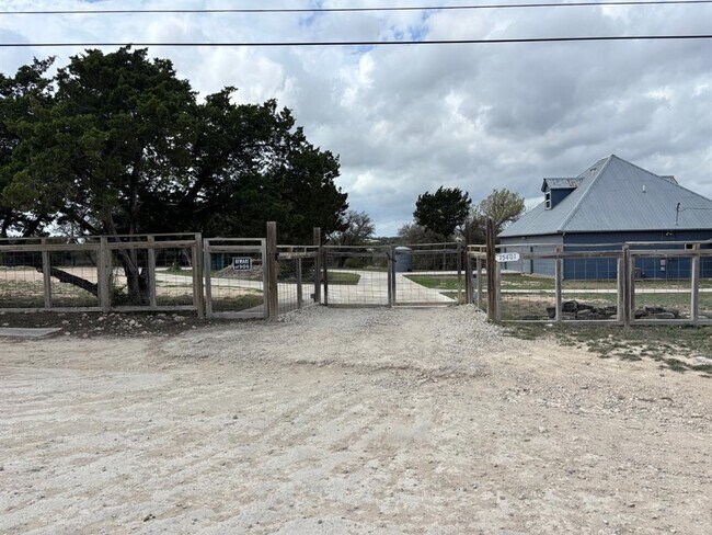 Building Photo - 15401 Lariat Trail