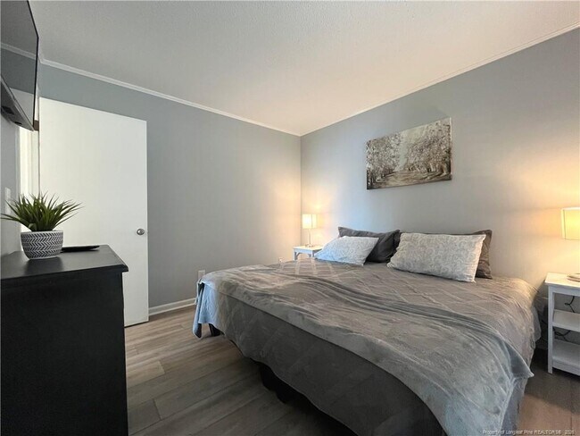 Building Photo - 250 Sugar Gum Ln