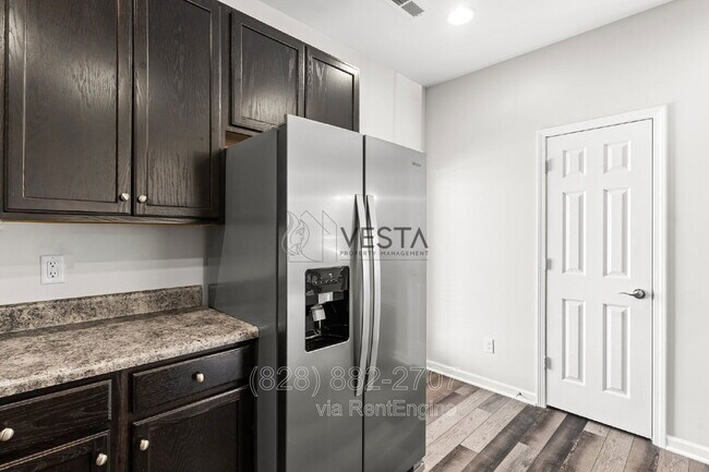 Building Photo - 22 Greenly Ln