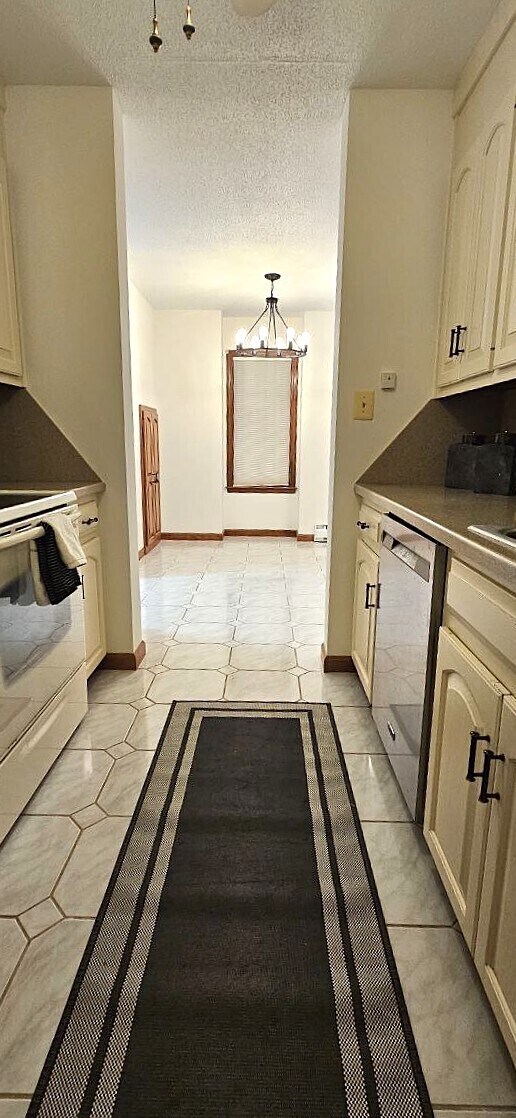 Building Photo - 25 Washington St