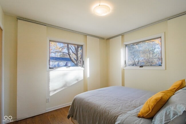 Building Photo - 10327 Orchard Way