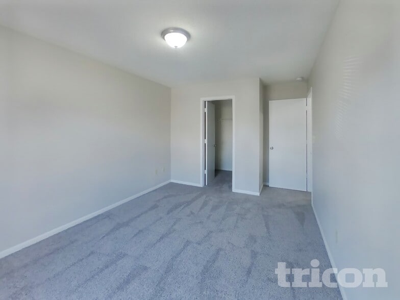 Building Photo - 4244 Village Trace Dr