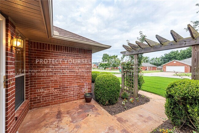 Building Photo - 288 Countryside Dr