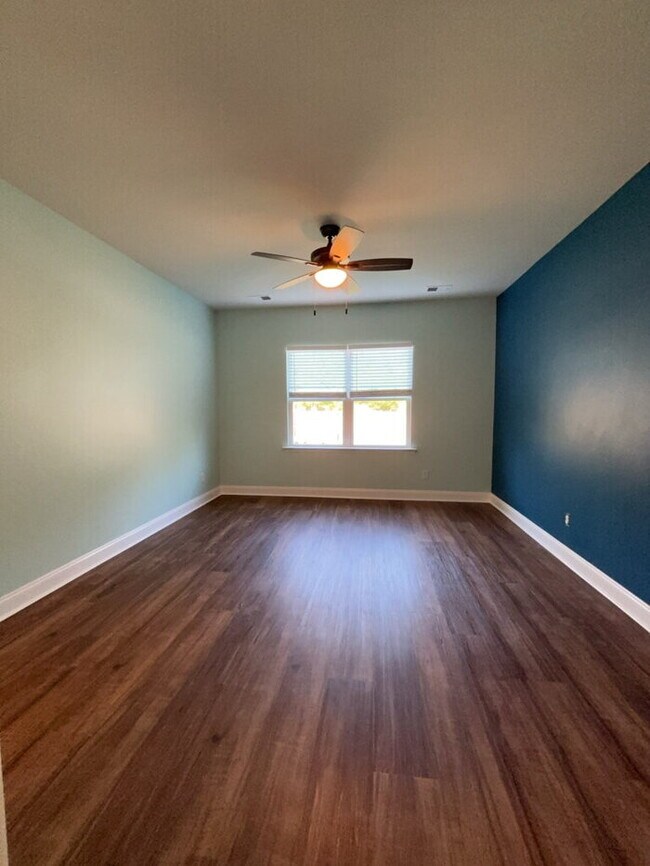 Building Photo - 203 Hayworth Rd