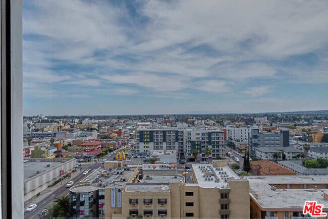 Building Photo - 3810 Wilshire Blvd