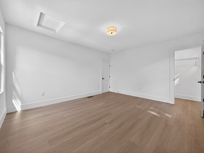 Building Photo - 13337 30th Ave NE