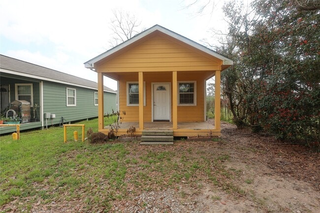 Building Photo - 23901 S Wildwood Dr