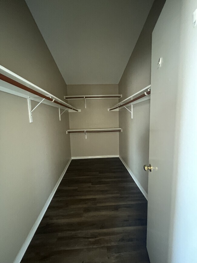 Building Photo - 3677 Tierra Alba Dr