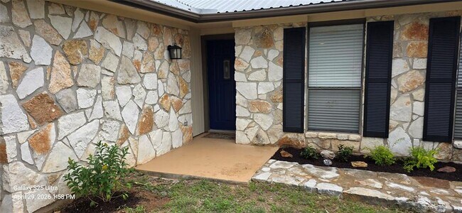 Building Photo - 500 Wanta Hide A Way Dr