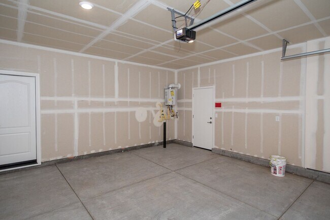 Building Photo - Newly constructed home in Golden Valley, 4...