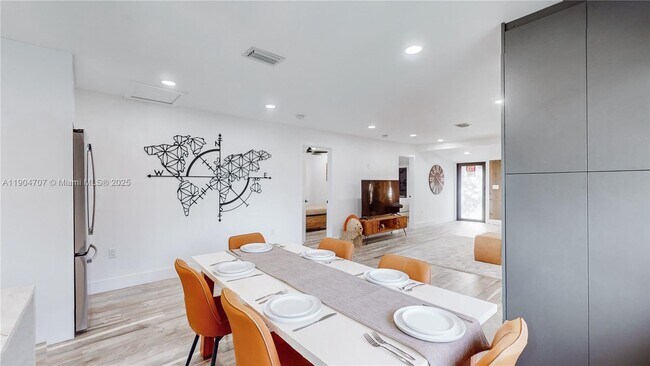 Building Photo - 2525 Garfield St