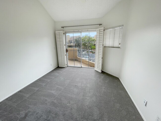 Building Photo - 23615 Del Monte Unit 342