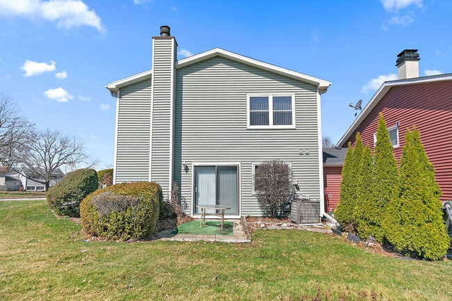 Building Photo - 2155 College Dr