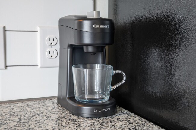 Building Photo - 714 Richmond Ave.