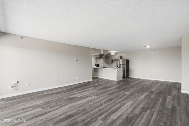 Building Photo - 425 W Paseo Redondo