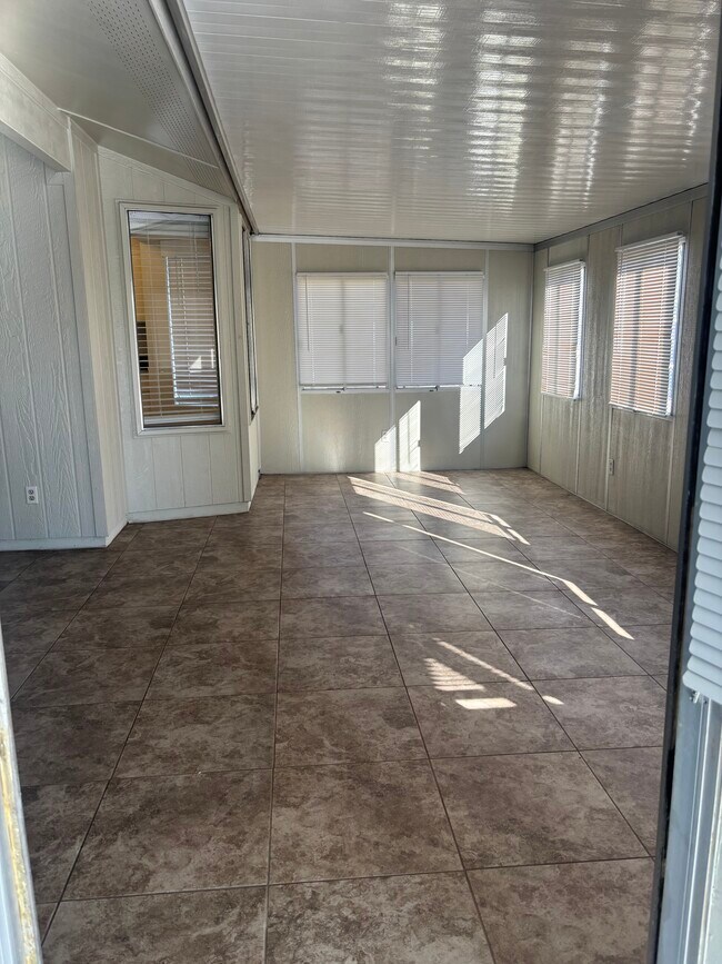 Building Photo - 18419 N 94th Dr