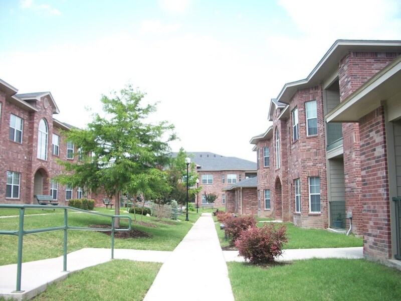 Building Photo - 712 Constitution Dr