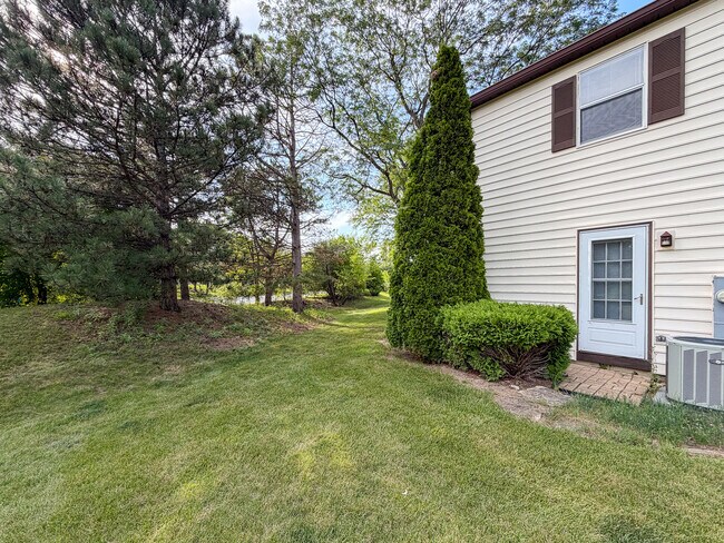 Building Photo - 2615 Oakshire Ct