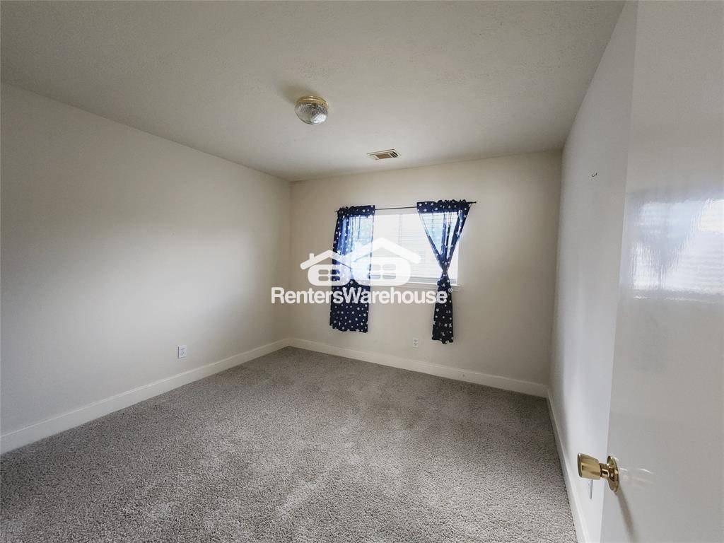Building Photo - 15859 E Park Ct