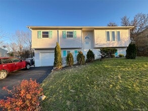 Building Photo - 7 Weather Vane Way