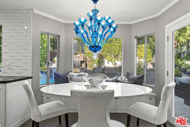 Building Photo - 5176 Don Pio Dr