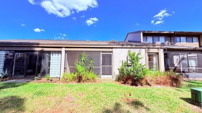 Building Photo - Beautiful 2bed/2ba Town Home in the Amazing Community of Fern Park!