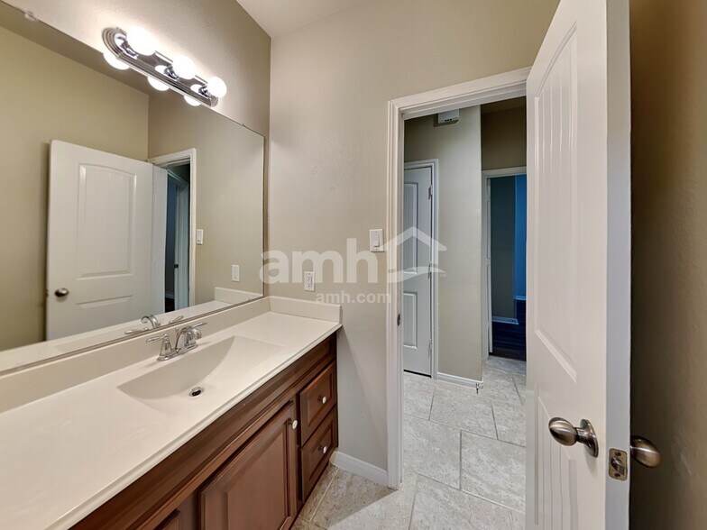 Building Photo - 7446 Durango Creek Dr