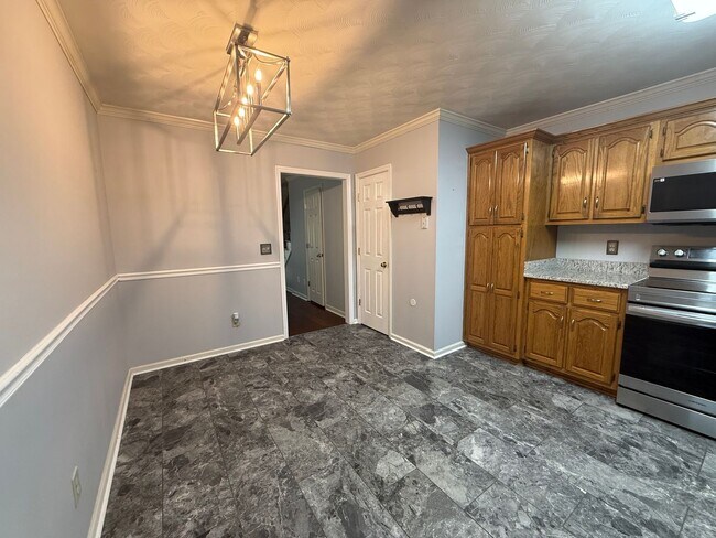 Building Photo - Welcome to this stunning 3-bedroom, 2.5-ba...