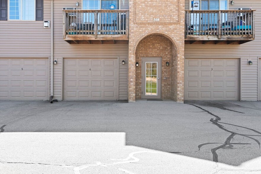 Building Photo - WARRINGTON ESTATES