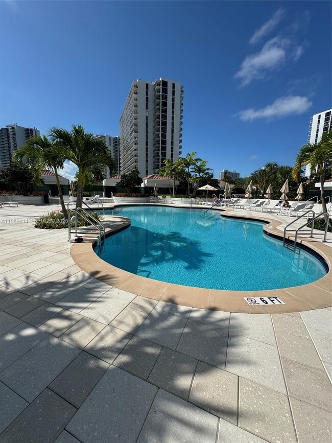 Building Photo - 20281 E Country Club Dr