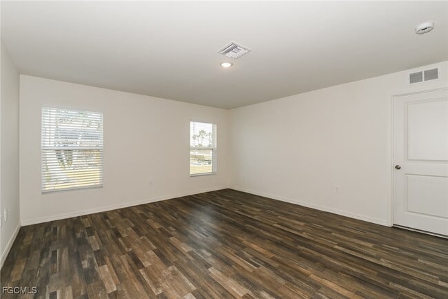 Building Photo - 3615 Caloosa Pkwy