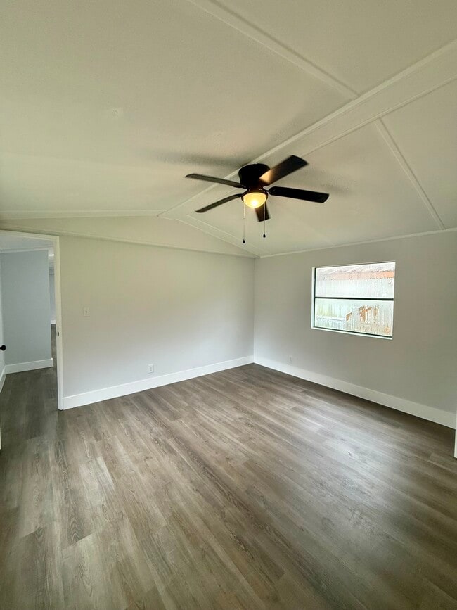 Building Photo - 516 De Resine Carre St