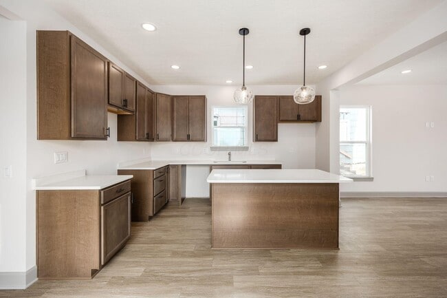 Building Photo - 391 Brehl Ave
