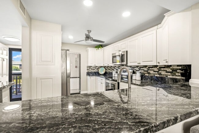 Building Photo - Oceanview 2 BR 2 BA in Vero Beach Turnkey Monthly Rental