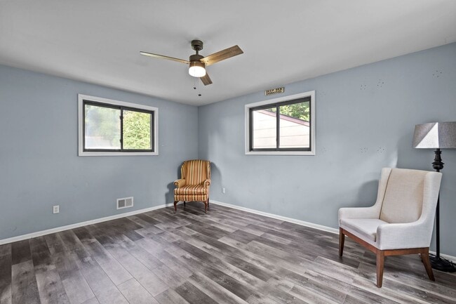 Building Photo - Welcome to your dream home in Norfolk!