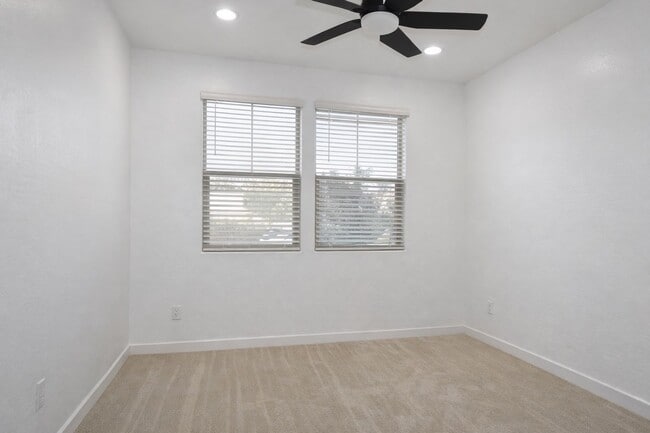 Building Photo - 2353 E Castanets Dr