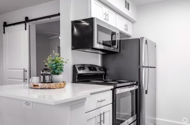 Building Photo - 6776 Westcreek St S